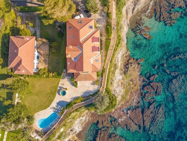 Cap d’Ail Pieds dans l’Eau – Propriété Belle Époque, Un Bien d’Exception