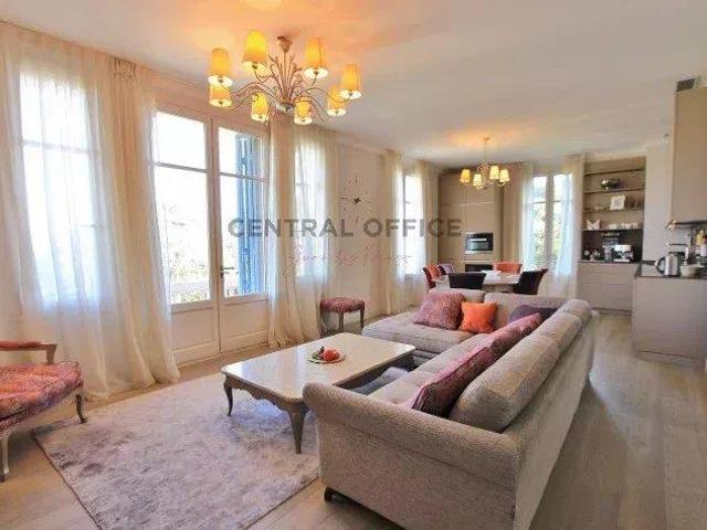 CAP D’ANTIBES, Appartement 4 pièces avec vue sur la mer dans. 124m² Antibes
