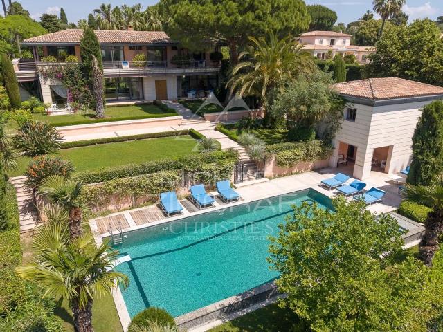 Cap d’Antibes – Élégance contemporaine dans un domaine privé. 379m² Antibes
