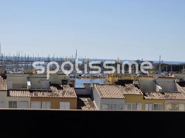 Cap D'agde, Centre Port, T2 entièrement rénové vue port, Mer. 34m² Agde Cap d'Agde
