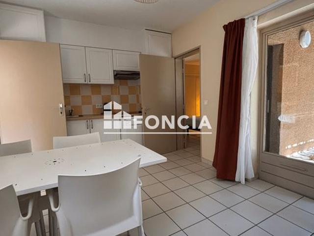 Cap d'agde dans residence hoteliere, pavillon avec jardin