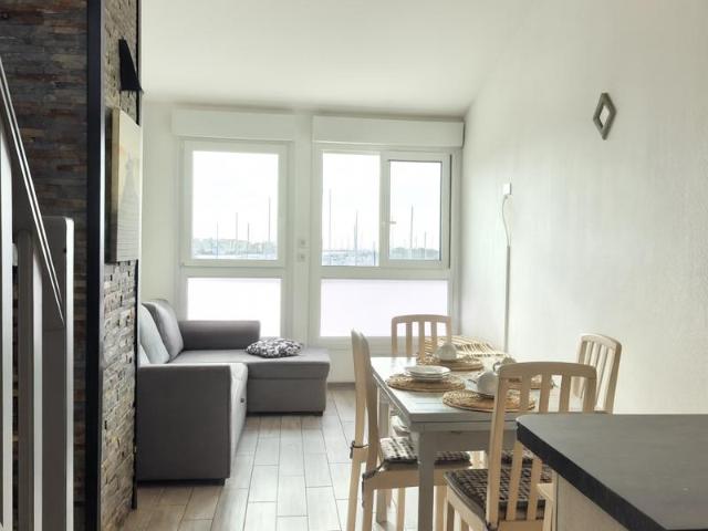 CAP D'AGDE: DUPLEX PREMIERE LIGNE VUE PORT DE PLAISANCE AVEC