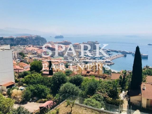 Cap d'Ail Appartement avec une vue imprenable sur la mer et piscine