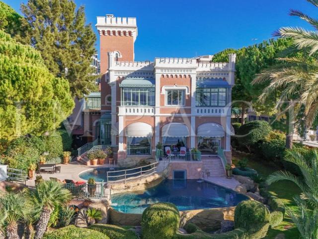 Cap D'Antibes, Chateau de la Vigie à Vendre