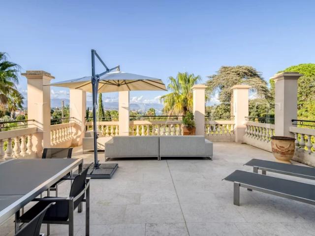 Cap d'Antibes, Appartement de 125m2 dans une Villa Belle époque
