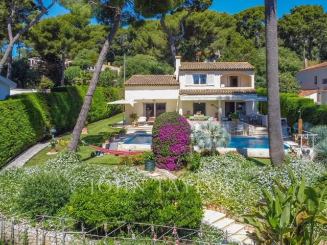 Cap d'Antibes | Dans la Pinède