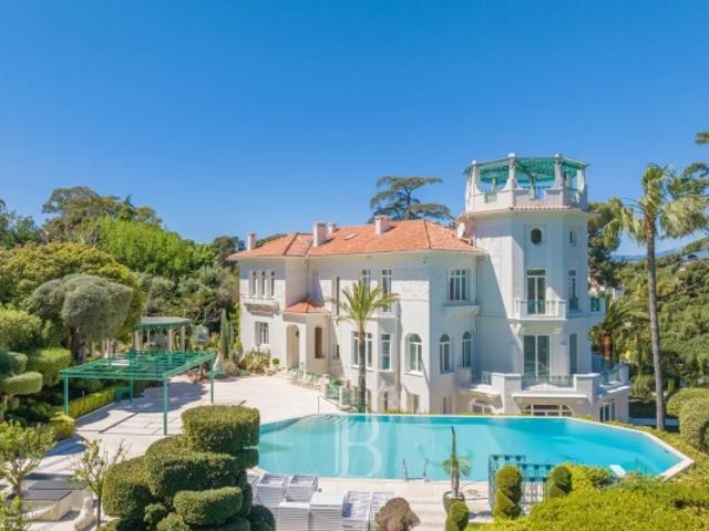 CAP D'ANTIBES ENSEMBLE DE 3 VILLAS VUE MER PANORAMIQUE