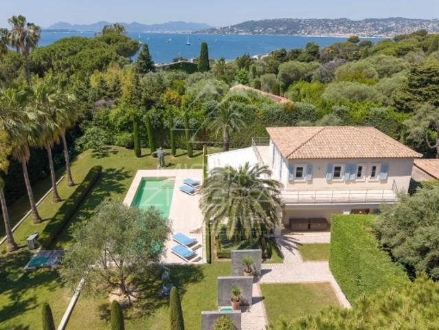 Cap d'Antibes Propriété au charme provençal versant ouest