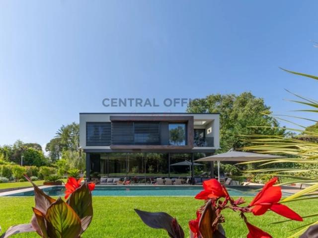 CAP D'ANTIBES versant Ouest, villa contemporaine neuve d'exception dans un domaine privé