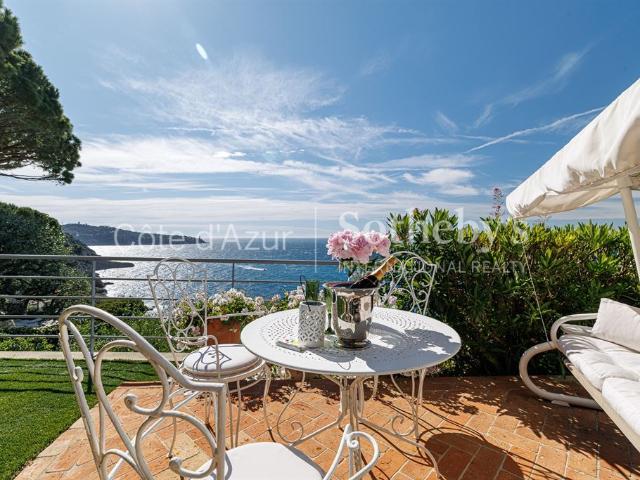 Cap de Nice villa Belle Époque avec vue mer panoramique et piscine face à Saint Jean Cap Ferrat