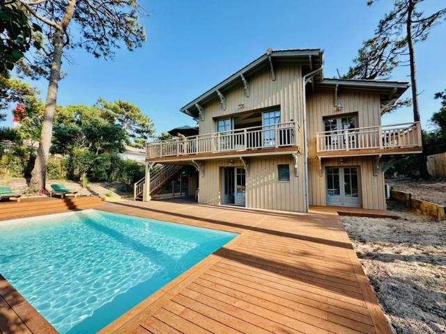 Cap Ferret au pied du Phare, ravissante VILLA Bois,5 chambres