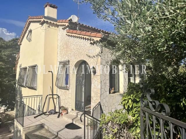 CAP MARTIN DEMEURE 10 PIÈCES VUE DÉGAGÉE TERRAIN