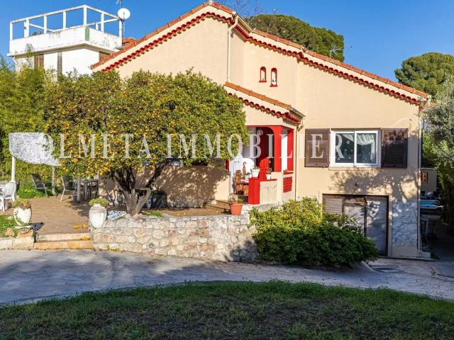 CAP MARTIN VILLA 4 CHAMBRES AVEC GRAND JARDIN ET PISCINE