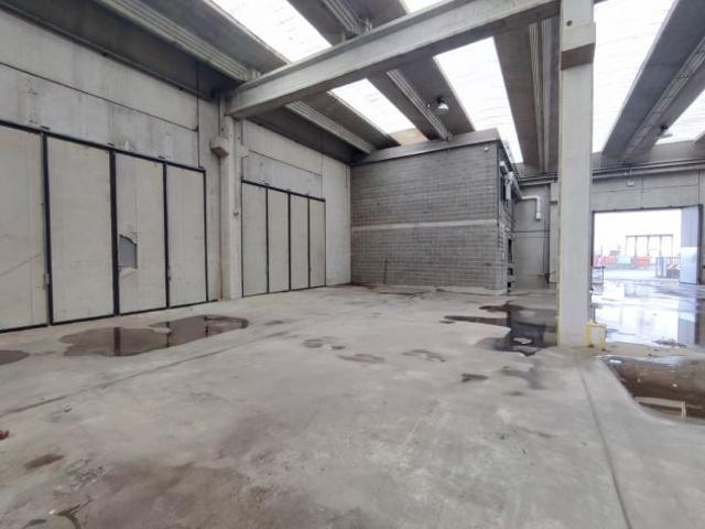 CAPANNONE 1500 MQ CON AREA ESTERNA
