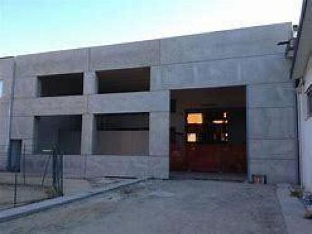 Capannone commerciale in vendita a Massa 4000 mq Rif: 1063479