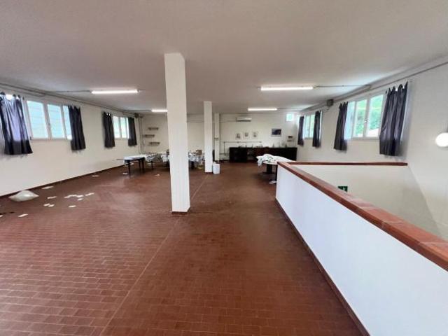 Capannone commerciale in vendita a Montelupo Fiorentino 1340 mq Rif: 1414571