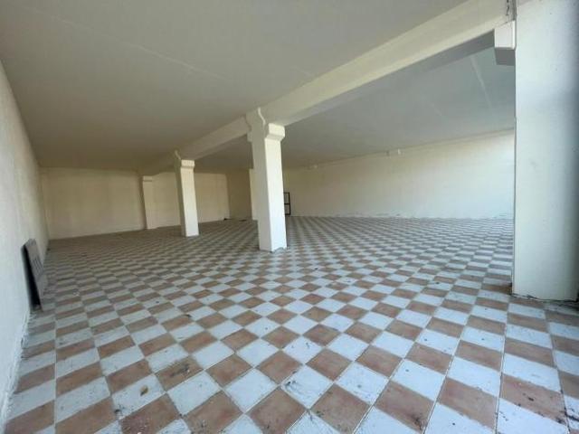 Capannone commerciale in vendita a La Capannina di Cevoli Casciana Terme Lari 290 mq Rif: 1329303