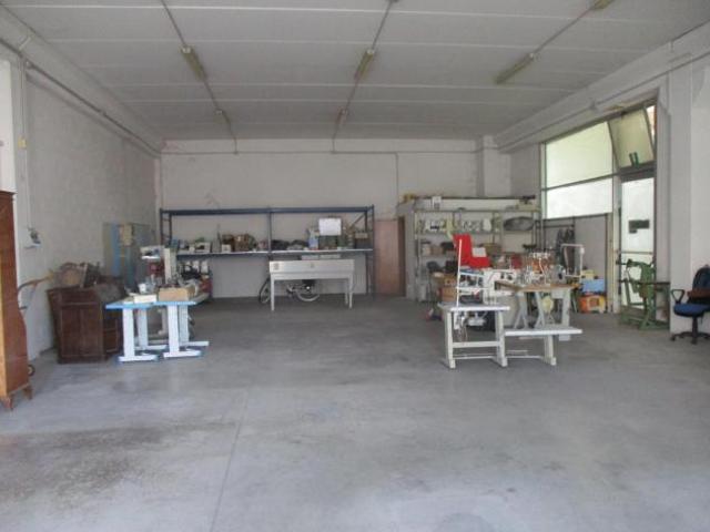 Capannone commerciale in vendita a Pontedera 200 mq Rif: 1400904