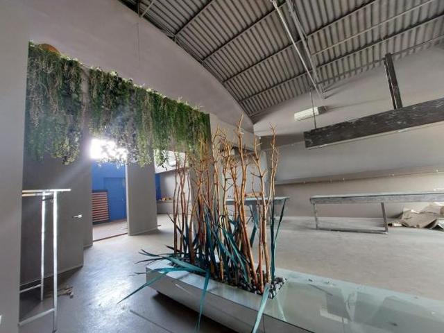 Capannone commerciale in vendita a Pontedera 235 mq Rif: 1261916