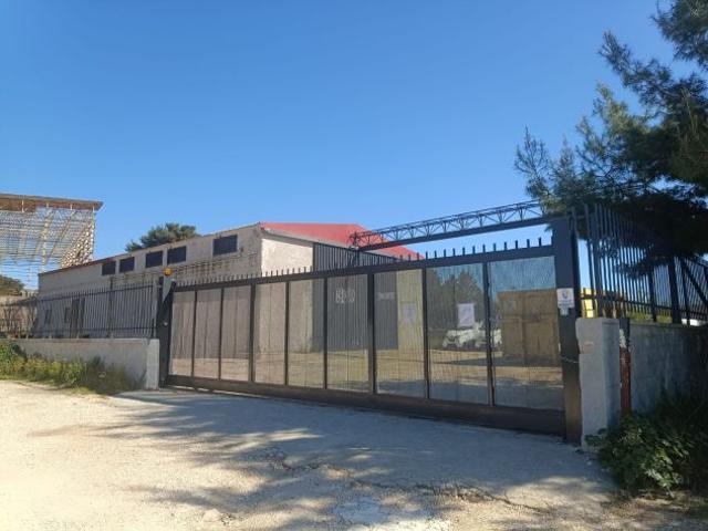 Capannone Castellaneta Affitto
