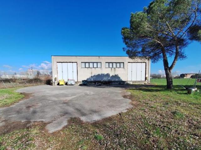 Capannone artigianale in affitto a Porcari 2700 mq Rif: 1394457