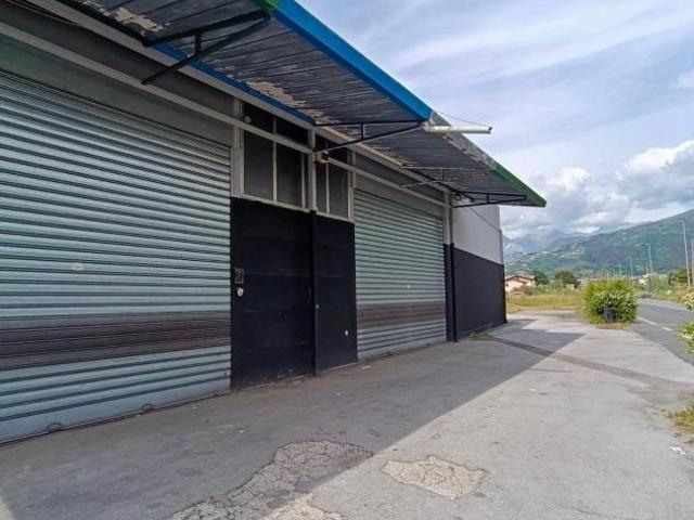 Capannone artigianale in affitto a Ronchi Massa 190 mq Rif: 1411841