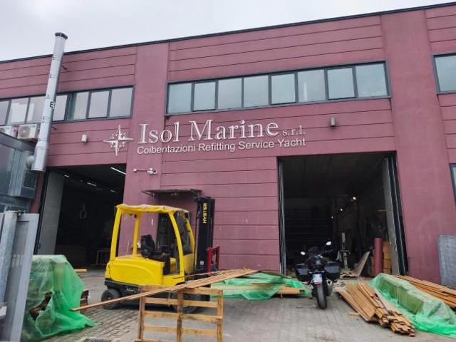 Capannone artigianale in vendita a Avenza Carrara 280 mq Rif: 1398219