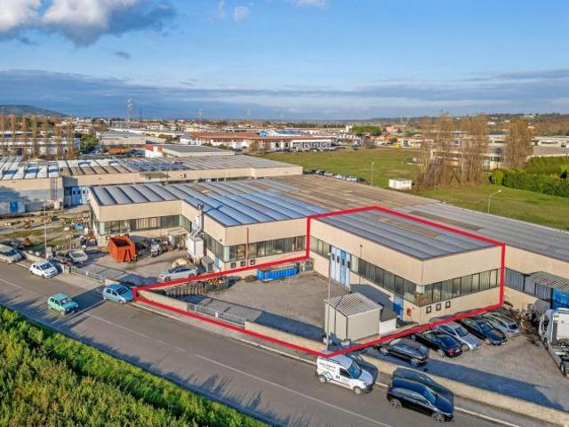 Capannone artigianale in vendita a Calcinaia 240 mq Rif: 1363341