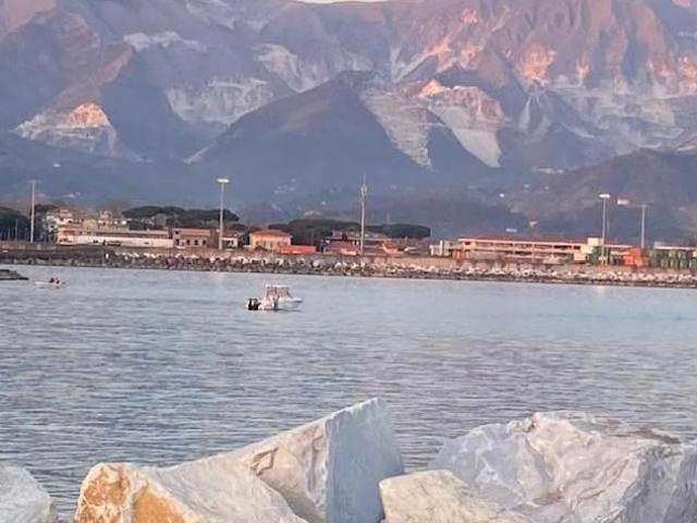 Capannone artigianale in vendita a Dogana Luni 300 mq Rif: 1390055