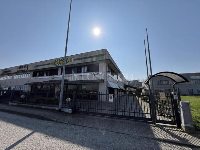 Capannone di 1600 mq a San Colombano al Lambro