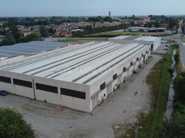 Capannone di 4000 mq a Maleo