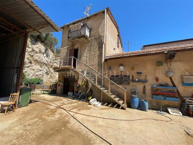 Capannone di 400 mq a Pallavicino, Villaggio Ruffini, Cardillo, Inserra Palermo