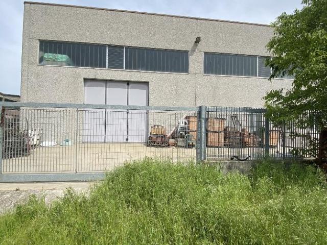 Capannone di 600 mq a Casalpusterlengo