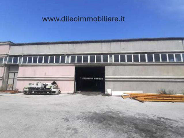 Capannone / Fondo in vendita a Castelplanio