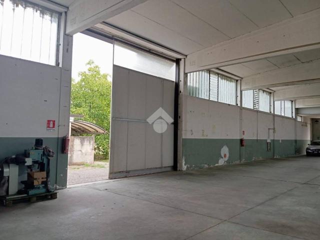 Capannone in affitto a Magnago