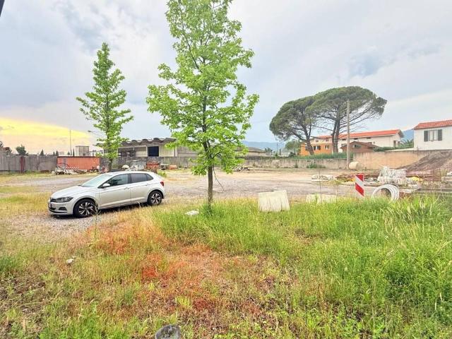 Capannone in affitto a Massa E Cozzile