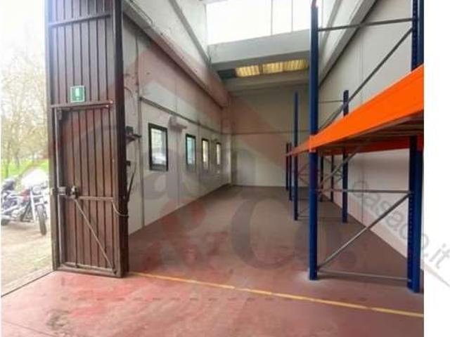 Capannone in Affitto a Modena