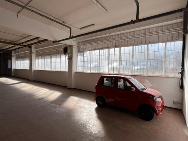 Capannone in Affitto a Ancona