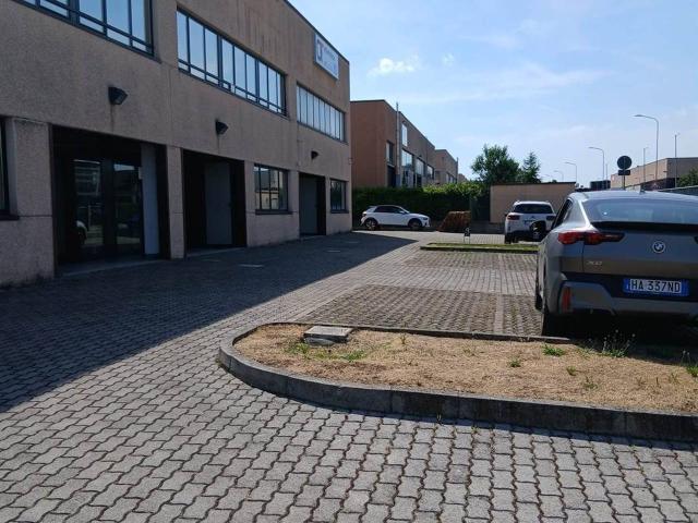 Capannone in affitto a Casalecchio Di Reno