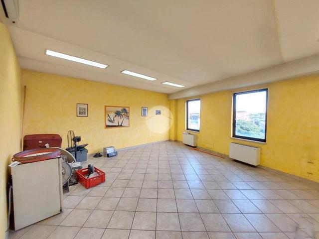 Capannone in affitto a Capriano Del Colle