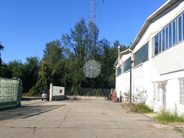 Capannone in affitto a Lombardore