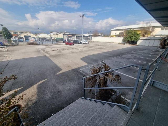 Capannone in affitto a Pistoia