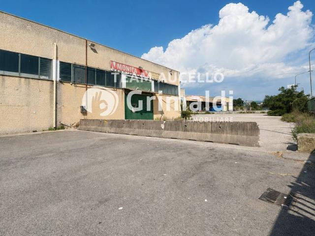 Capannone in affitto a Pontecagnano Faiano