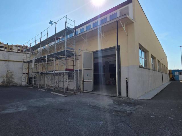 Capannone in affitto a Saronno