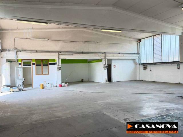 Capannone in affitto a Solbiate con Cagno