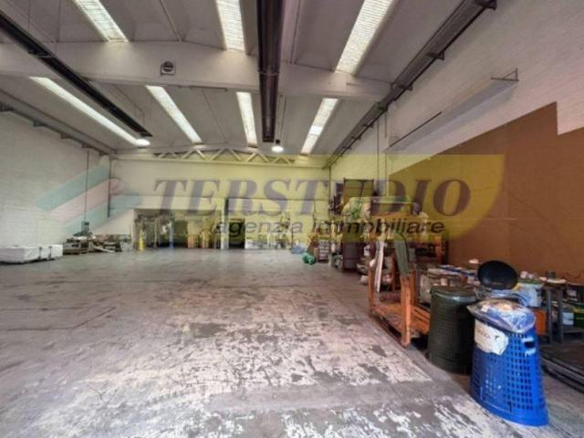 Capannone in affitto a Valbrembo
