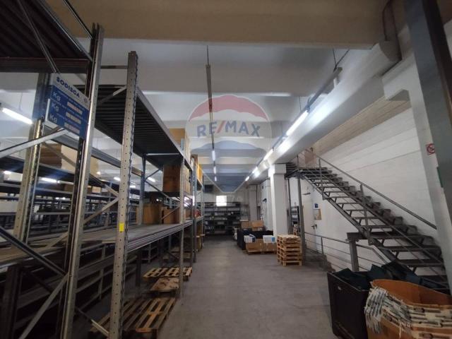Capannone in affitto a Vimercate
