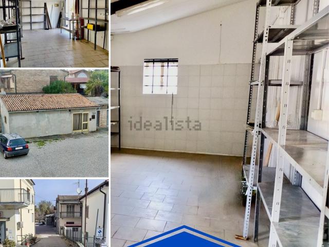 Capannone in affitto di 43 m² in Via Modena