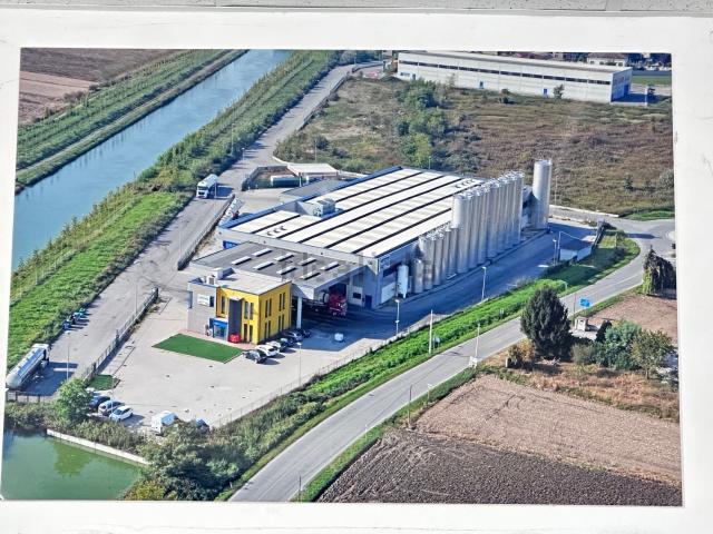 Capannone in affitto di 4000 m² in Strada per Recetto