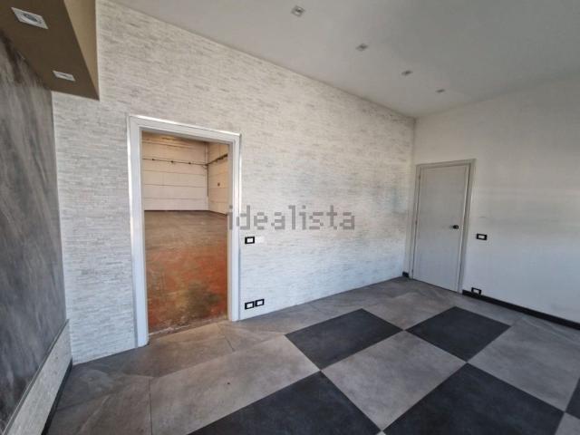 Capannone in affitto di 400 m²